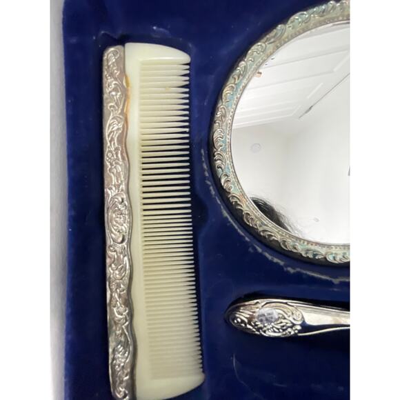 NWB Victorian Trading Co Brush Silver Comb & Mirror Silver Plated 3 Vanity Set - Picture 8 of 8